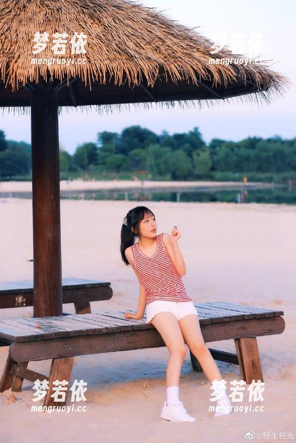 理想中的艺术之美：Choi Ji Yun最新写真集特里克西的独特故事！.txt-梦若依
